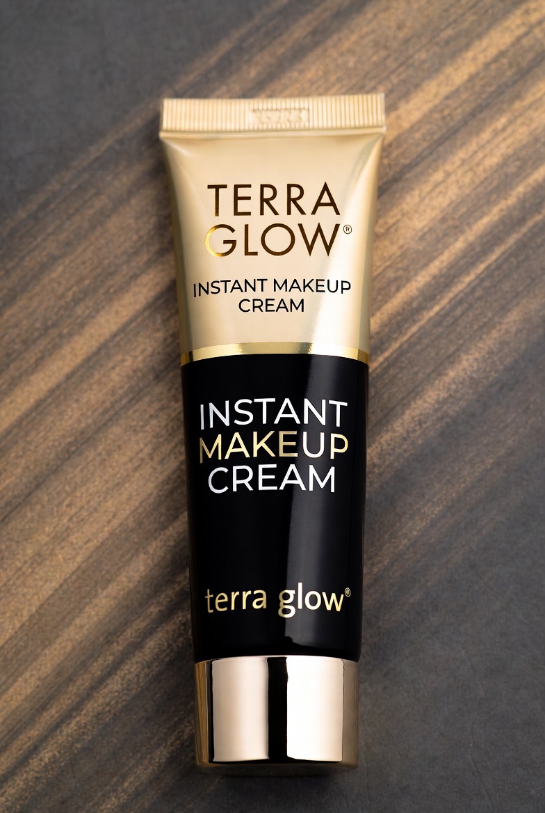 3-in-1 Hydrating Glow, Instant Spot Coverage + Sun Protection Cream